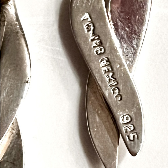 Signed, Taxco Vintage 2 tone Sterling Silver & Gold Wash Modernist Earrings - Picture 5 of 6